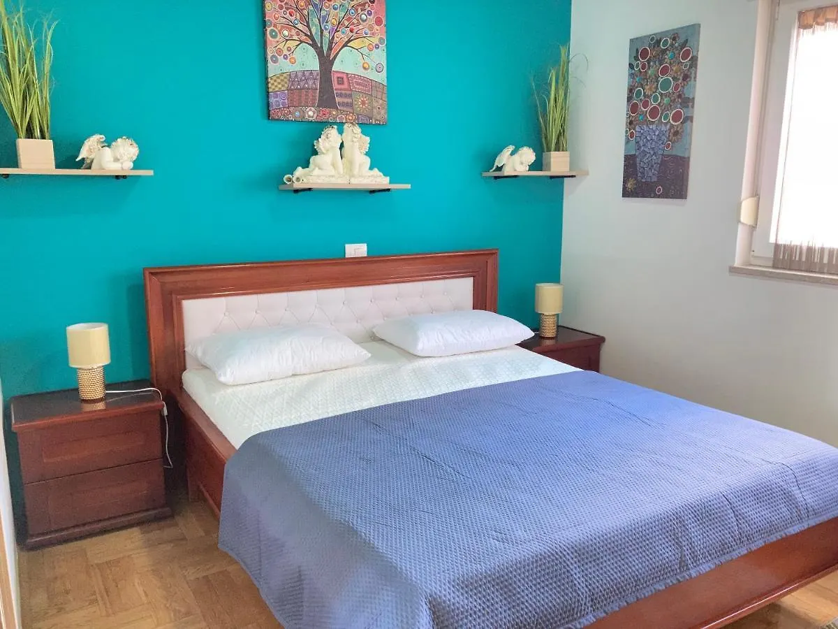 Apartment Capriati With Parking Garage Umago